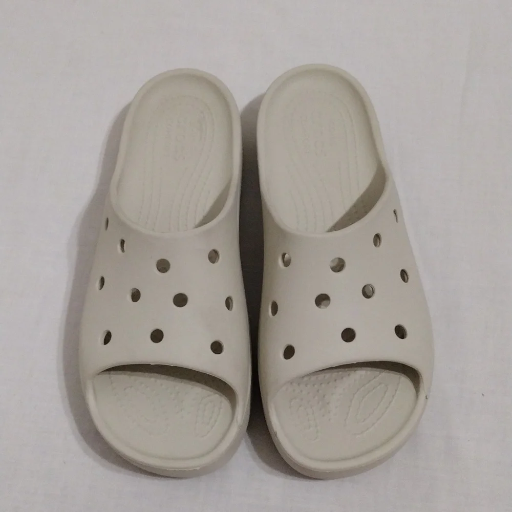 Crocs Classic Platform Slide Sandals Open Toe Lightweight Comfort US 8 Casual
